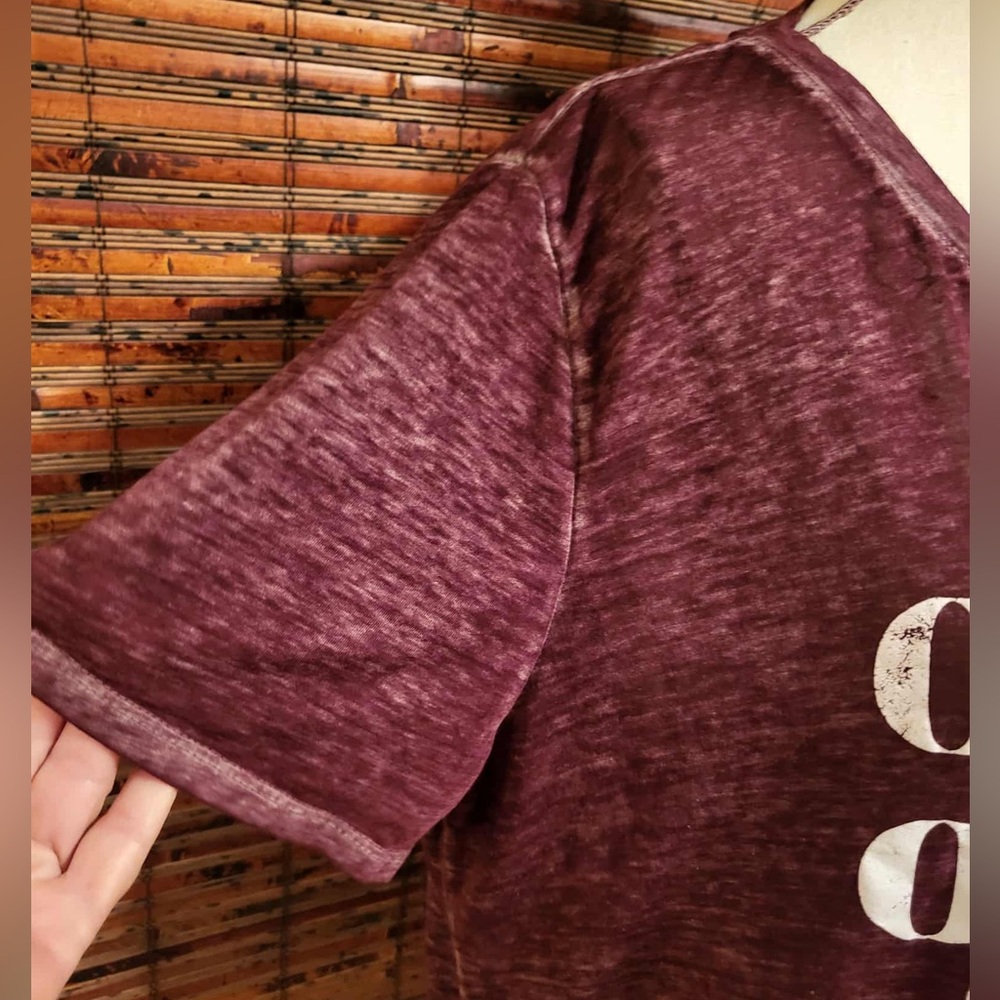Maurices Burgundy Out of Office Tee - Picture 4 of 5